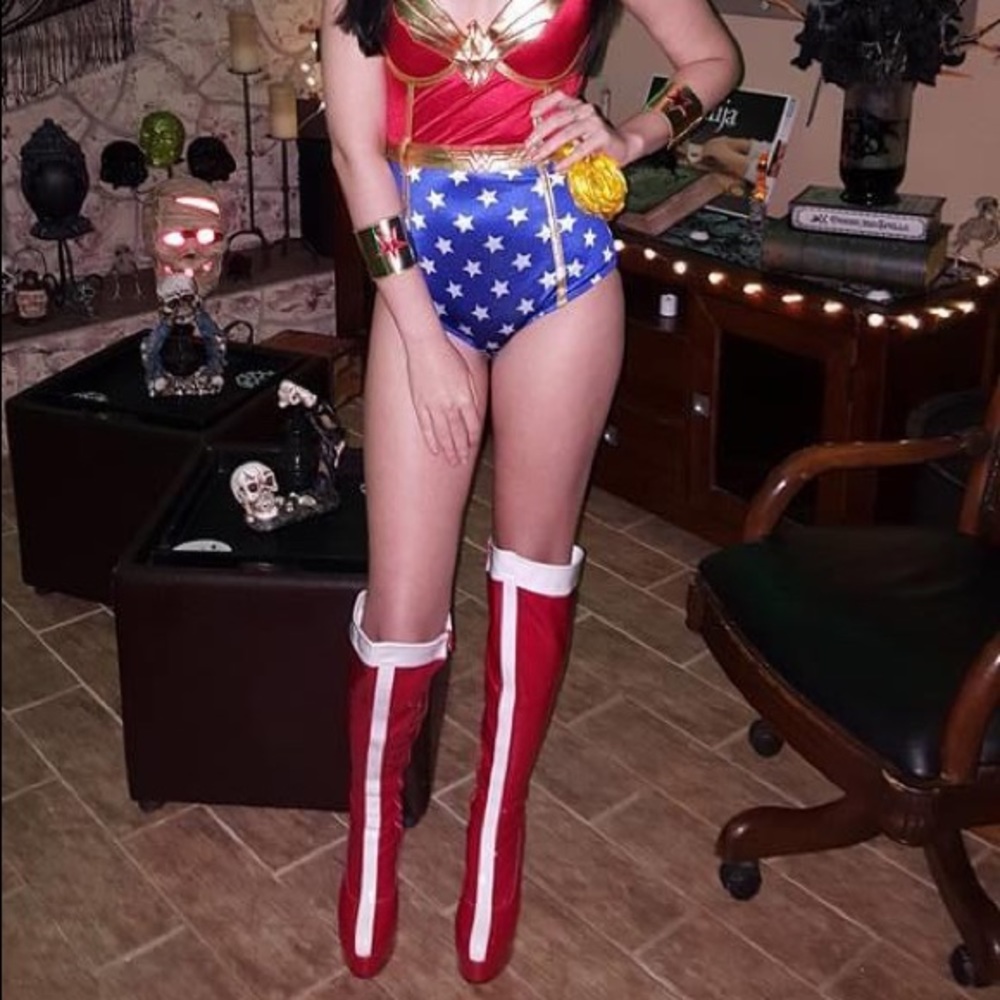 WONDER WOMAN BOOTS 👢🔥